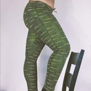 🚫SOLD🚫NWOT Electric green Nike leggings